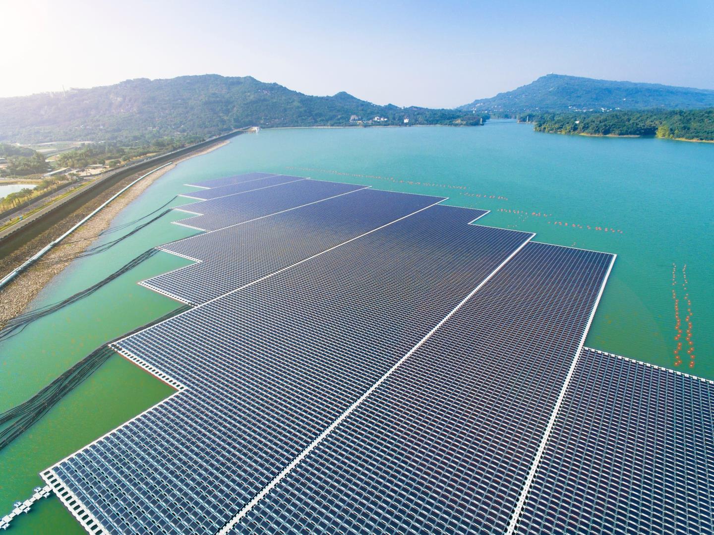TotalEnergiesは、アジアの太陽光発電で日本のENEOSと提携しています