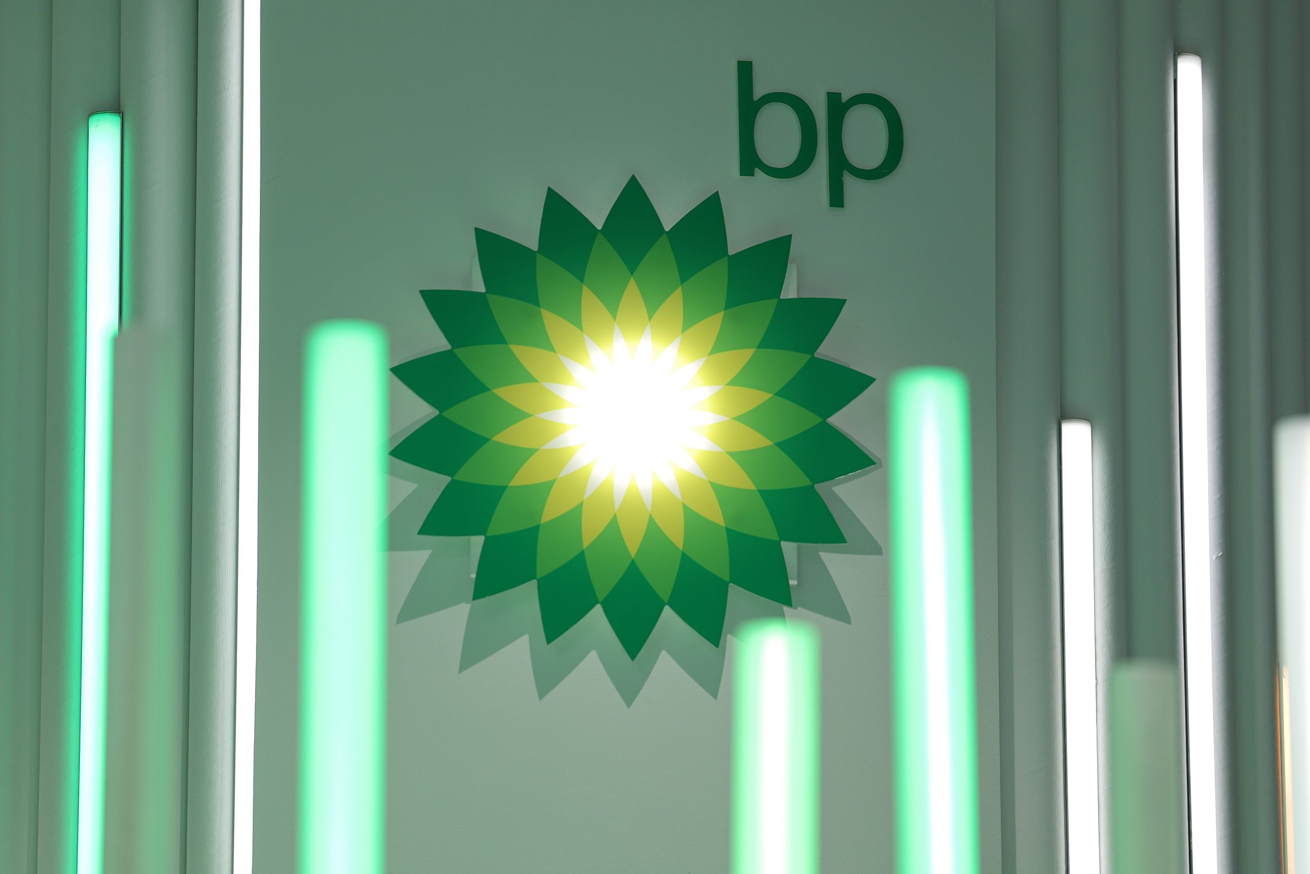 BP promotes two members to executive leadership team
